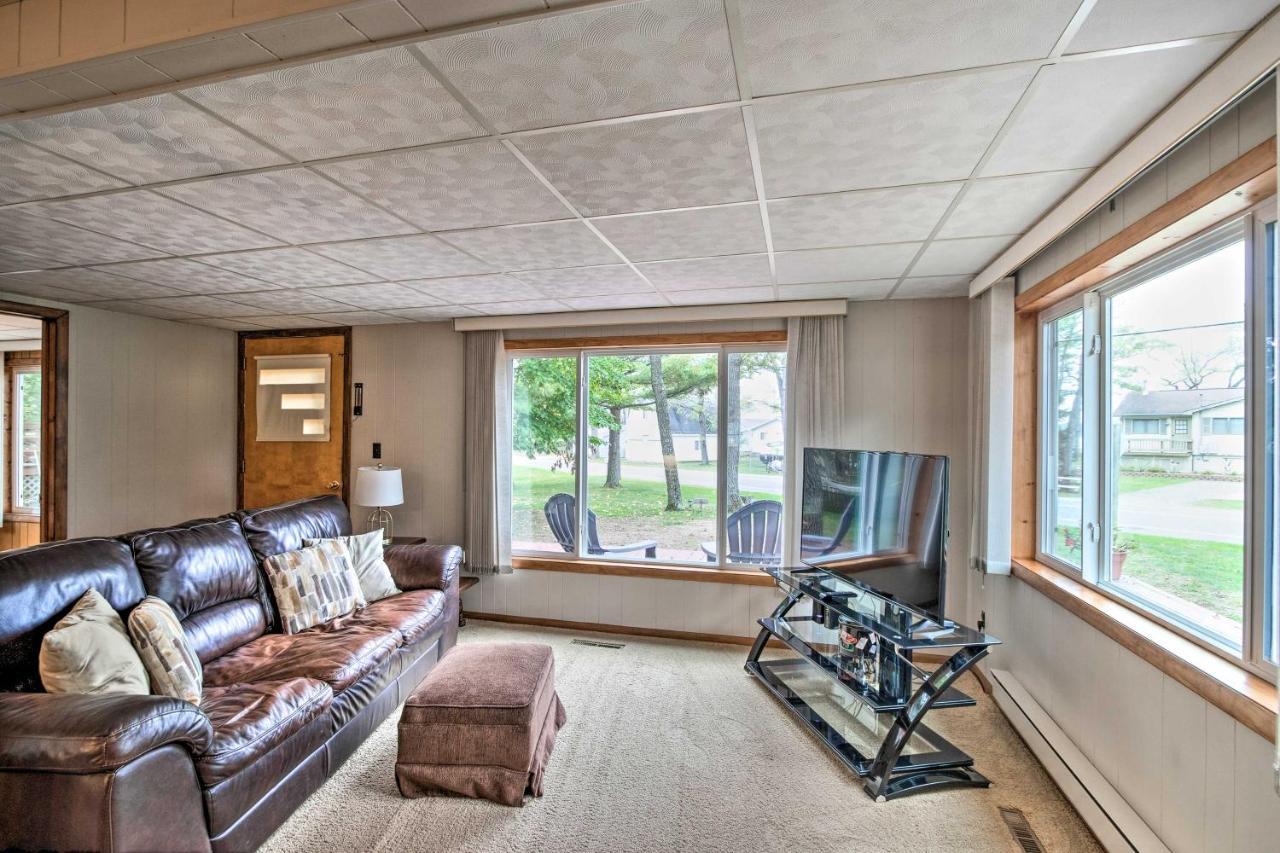 National City Cottage With Patio, Steps To Lake! Bagian luar foto