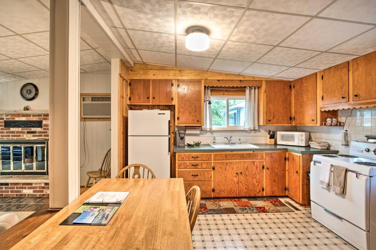 National City Cottage With Patio, Steps To Lake! Bagian luar foto